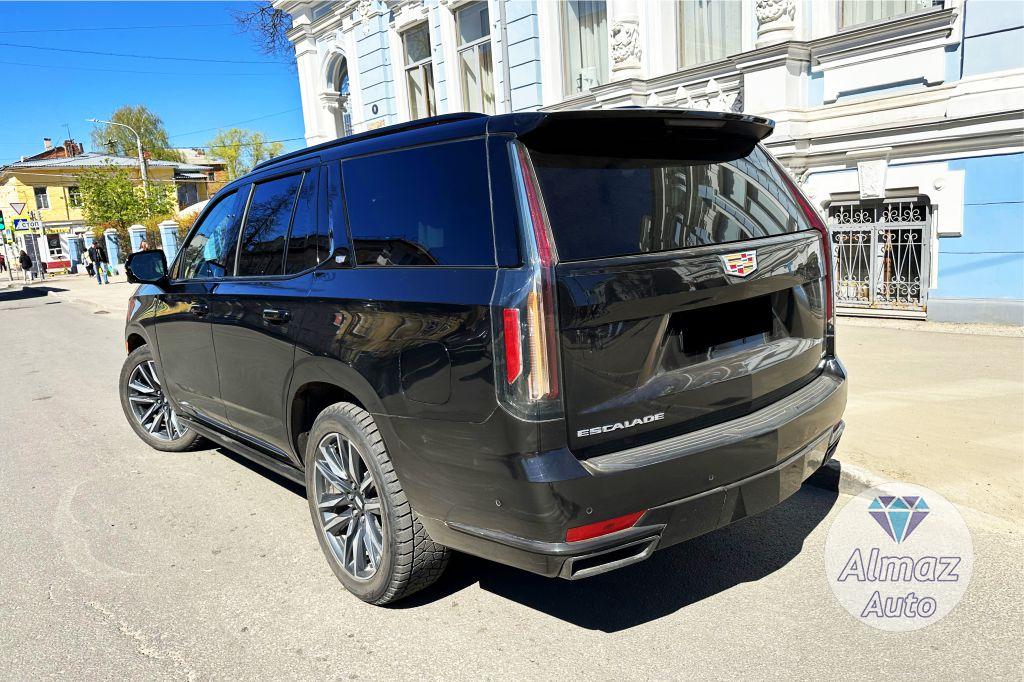 Cadillac Escalade — кадр 2 из 6