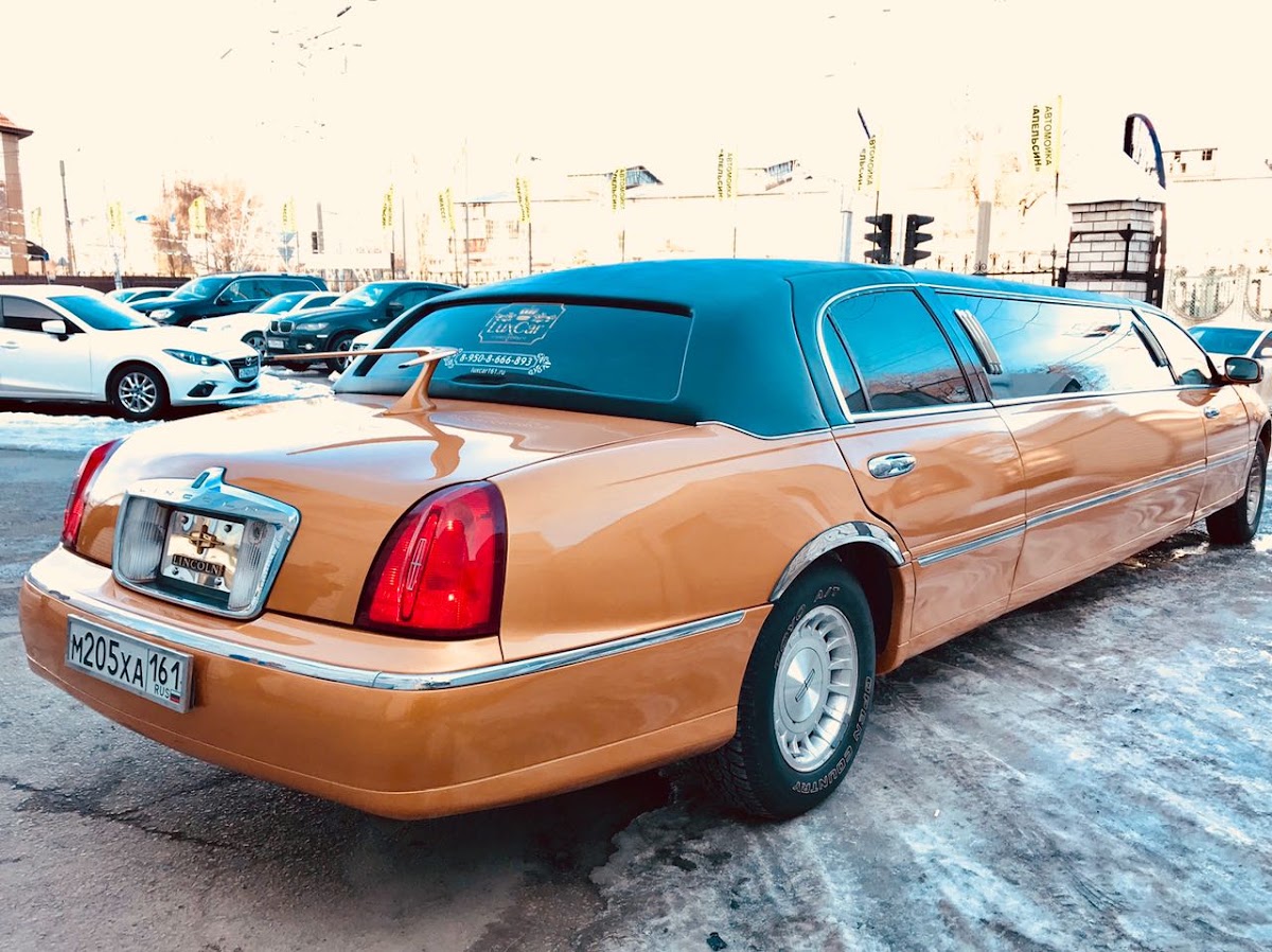 Lincoln Town Car — кадр 4 из 7