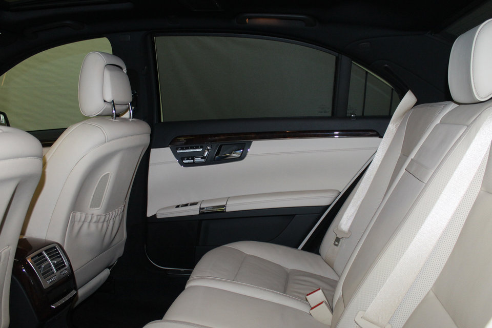 Mercedes S-221