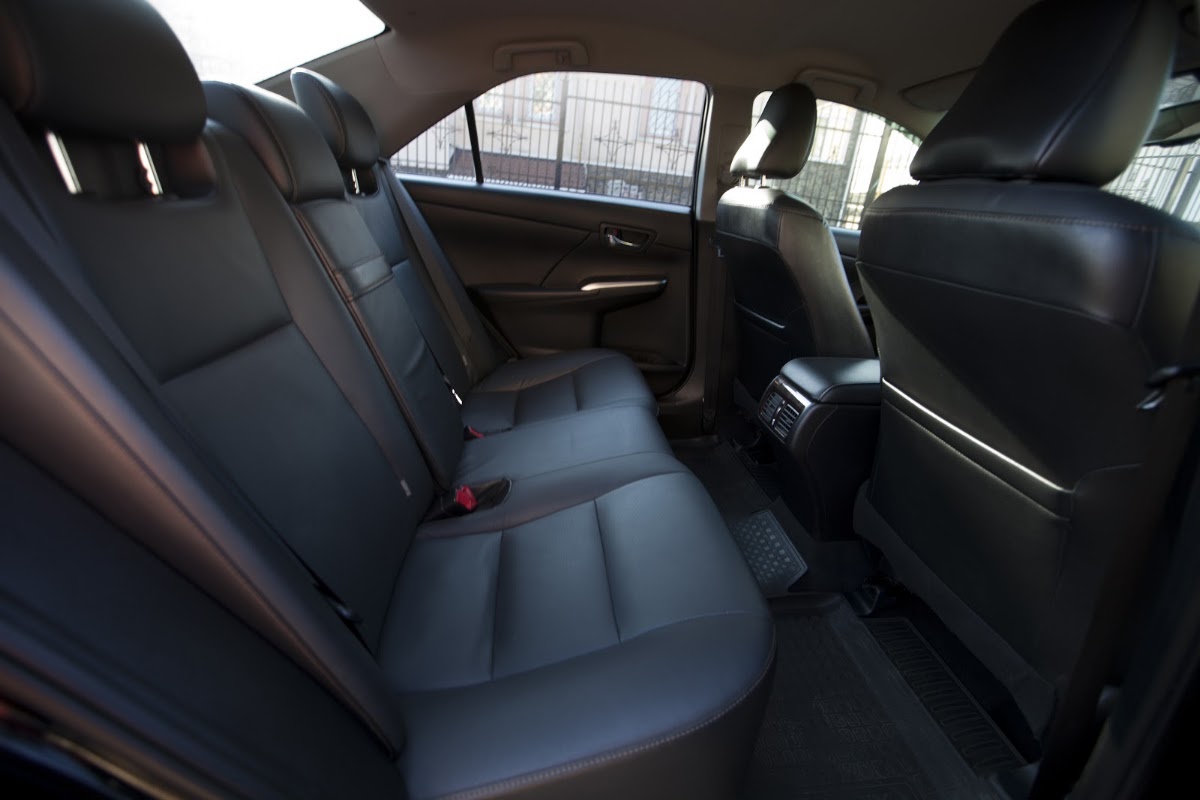 Toyota Camry — кадр 2 из 2