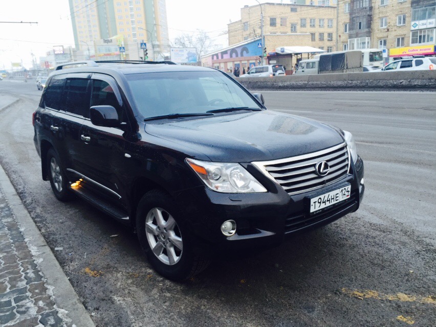 Lexus 570
