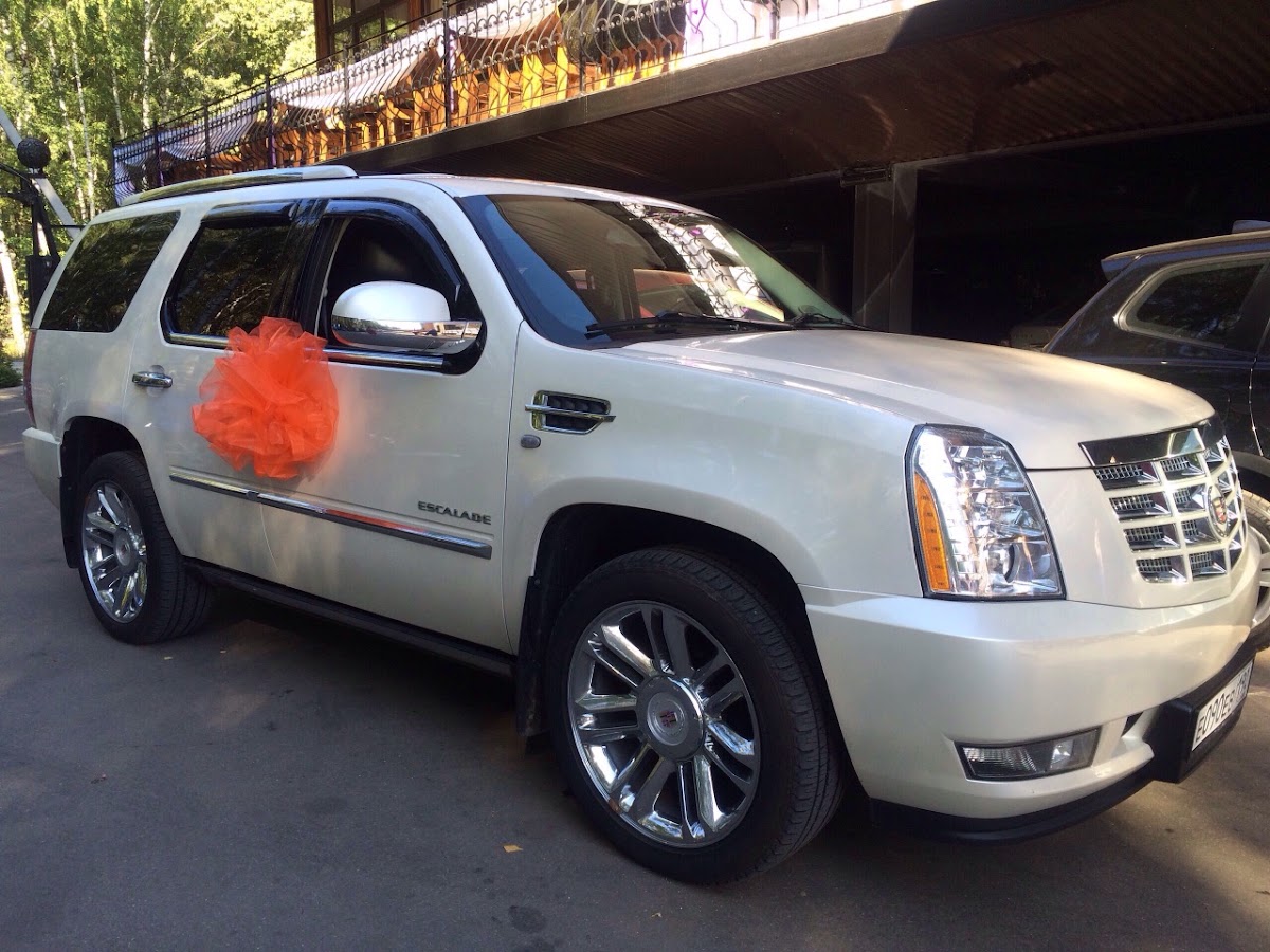 Cadillac Escalade III Platinum — кадр 2 из 7