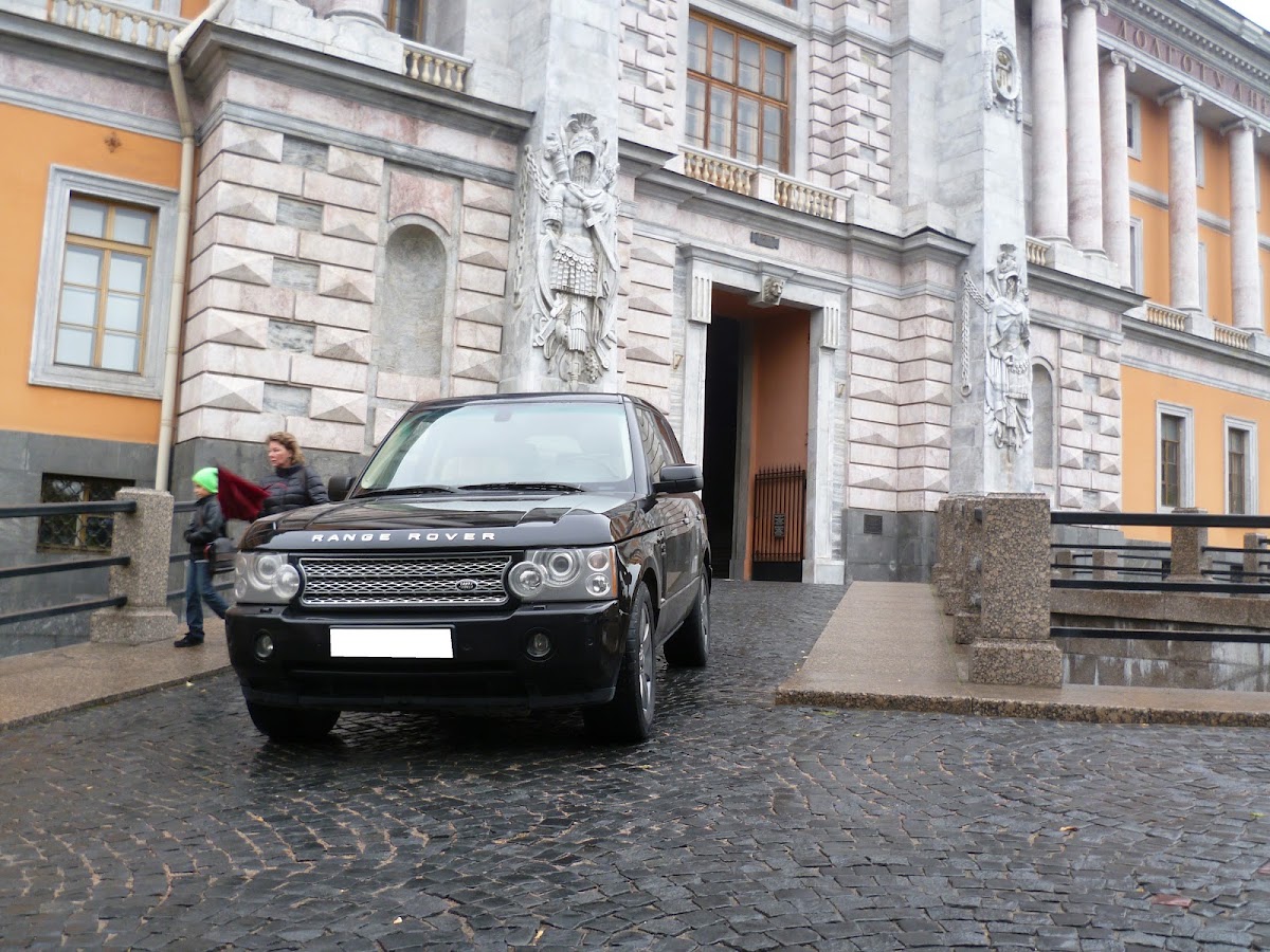 Range Rover Vogue — кадр 2 из 9