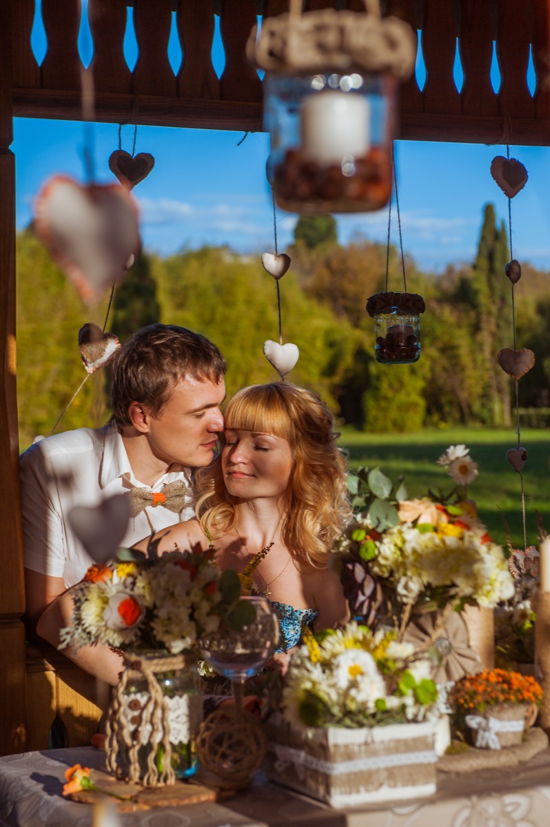 Осеннее Love story Станислав и Татьяна, декорации в стиле Рустик