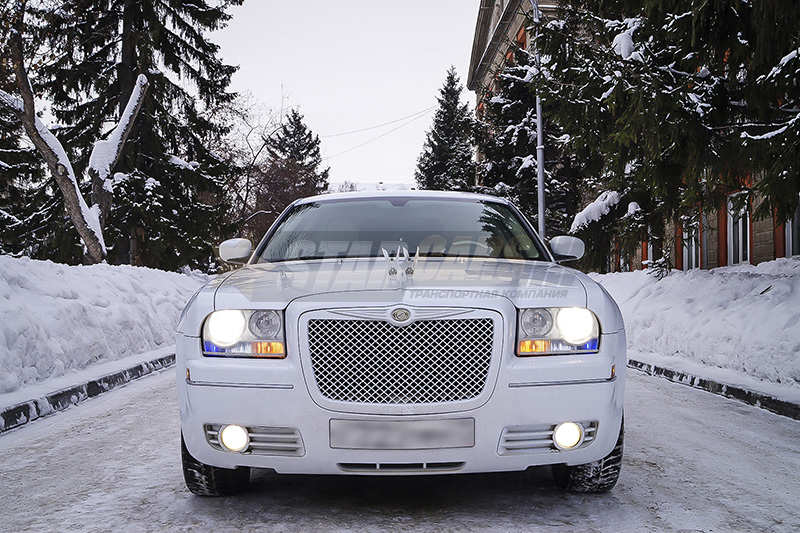 Минилим Chrysler 300C VIP (6 мест)