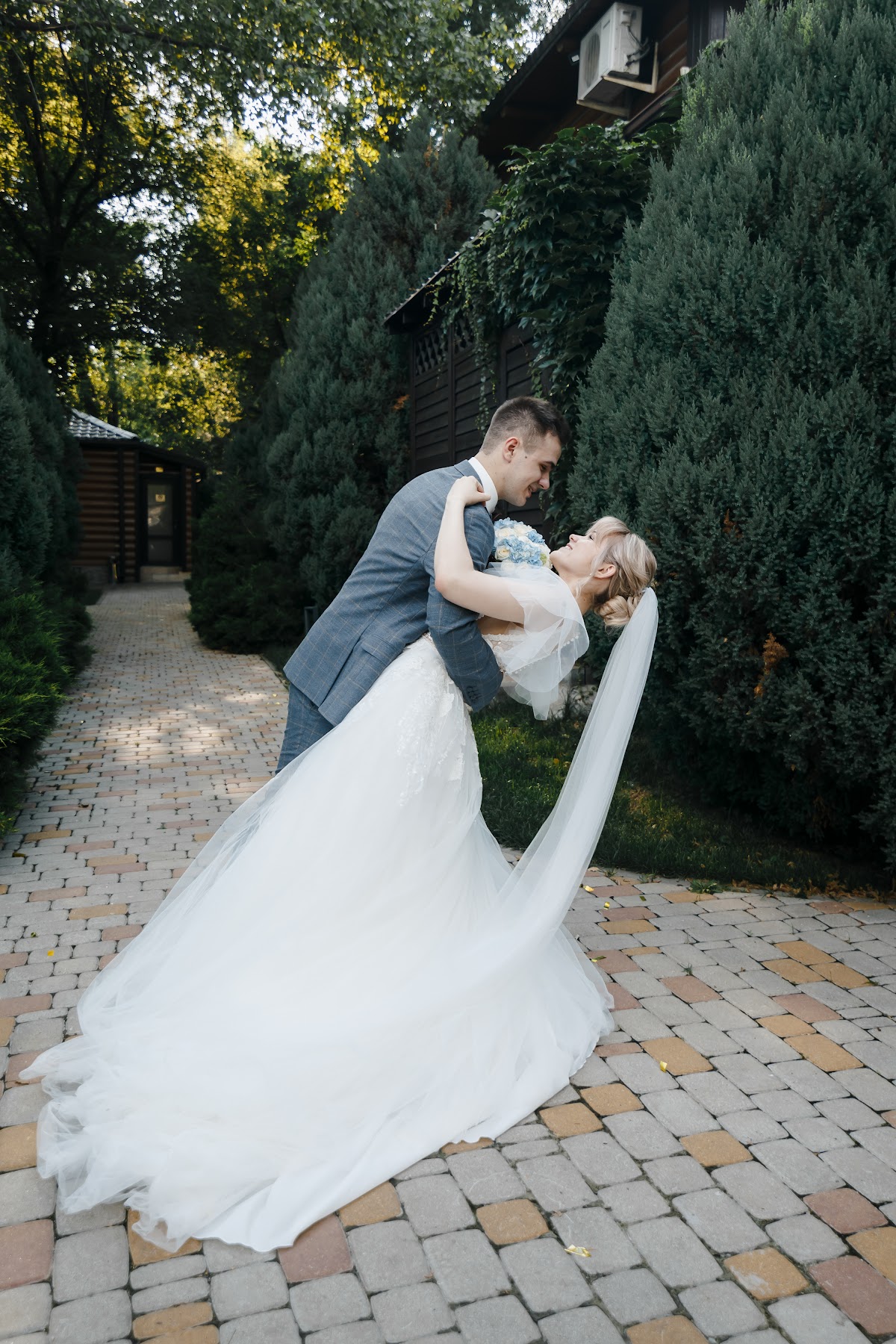 Алина Капля — кадр 3 из 23