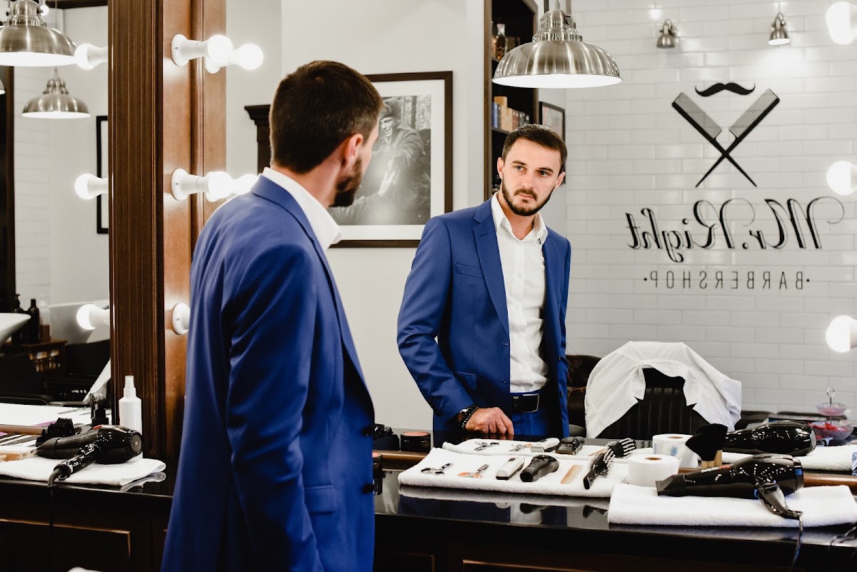 Антон Бондаренко — кадр 5 из 362