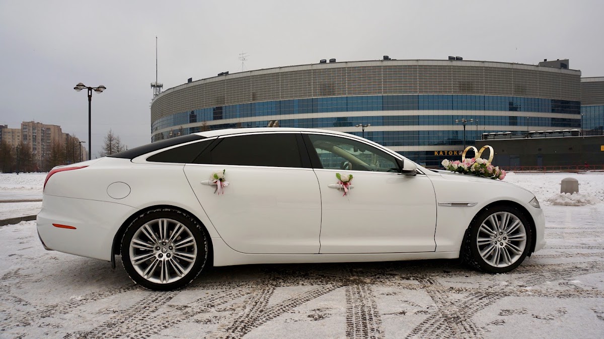 Jaguar XJ — кадр 2 из 3