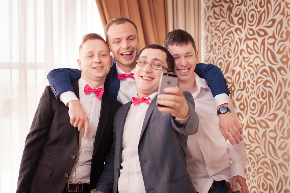 Веселая свадьба в и розовом цвете