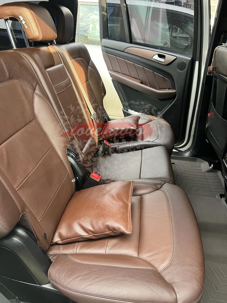 Mercedes-Benz GL AMG — кадр 3 из 4