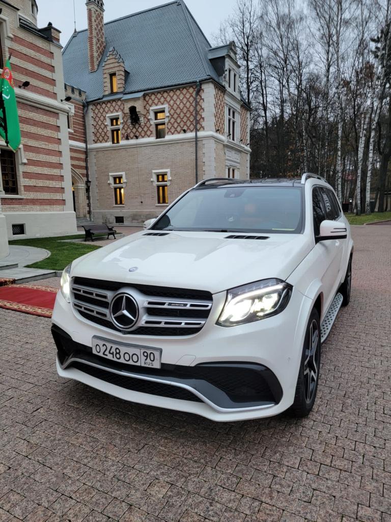 Mercedes-Benz GLS белый