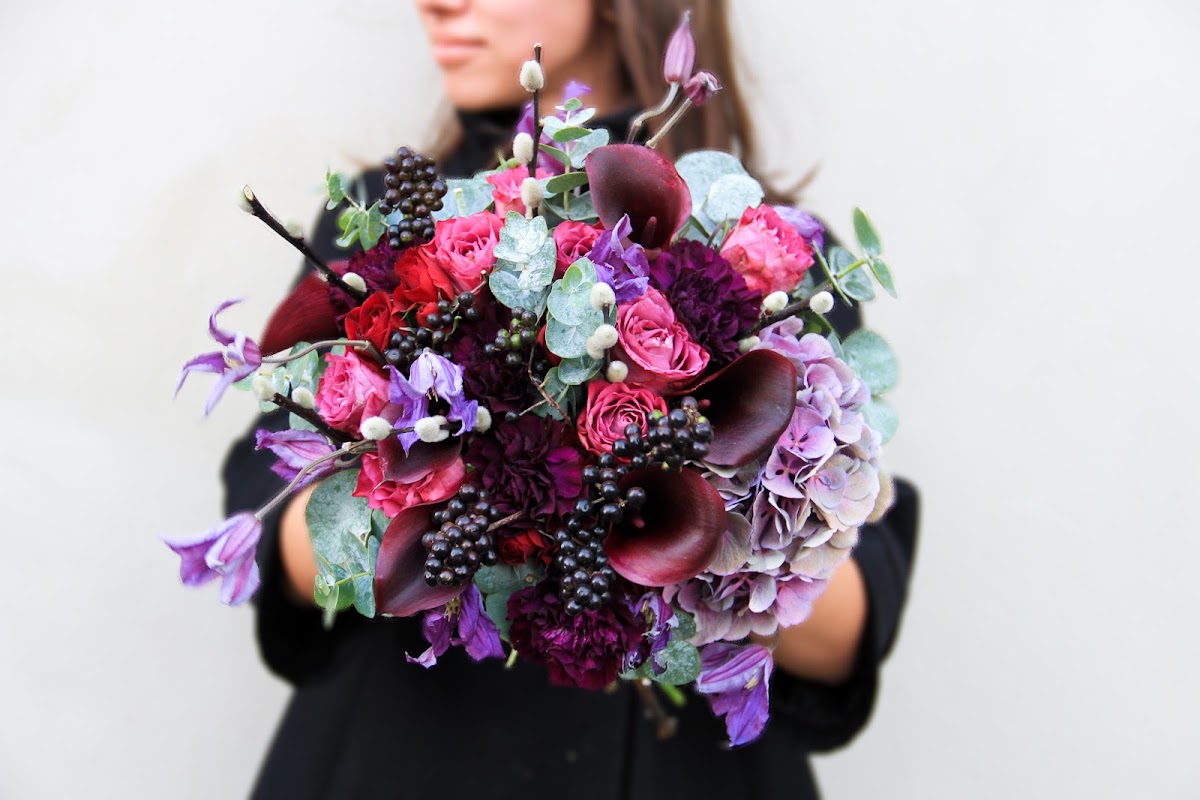 Helloflowers — студия флористики и декора