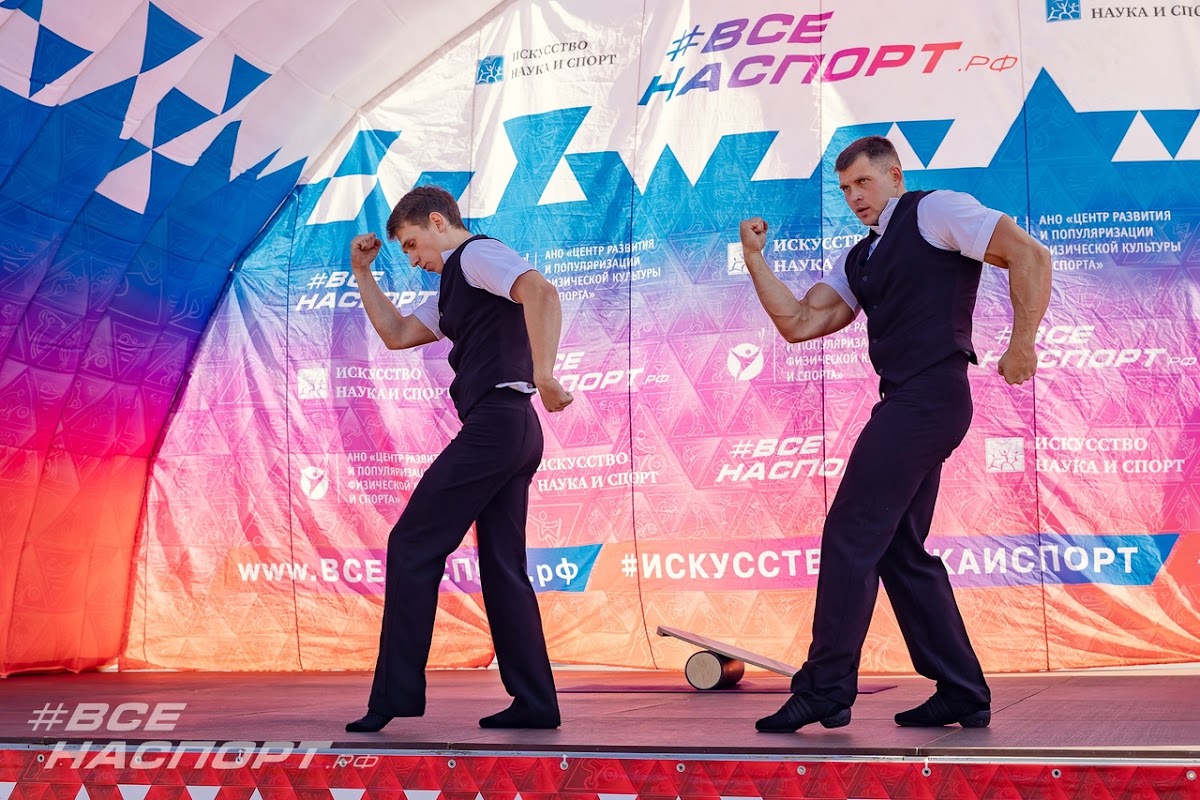 Акробатическое шоу "Strong Acrobatics"