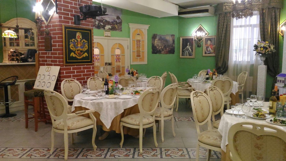 Петровский дворик