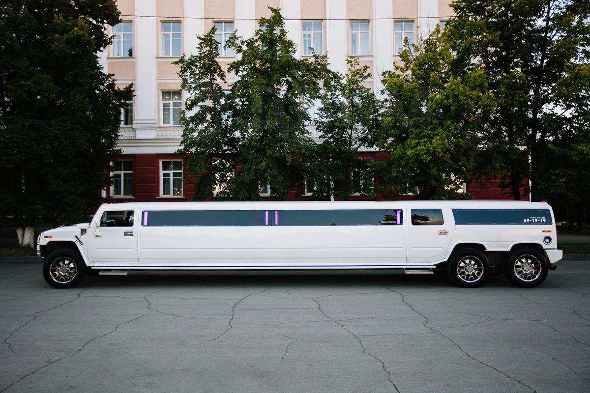 Hummer H2 MEGA лимузин — кадр 2 из 4