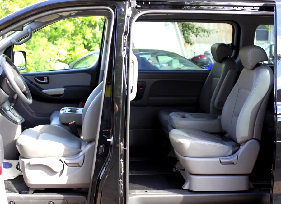 Hyundai Starex
