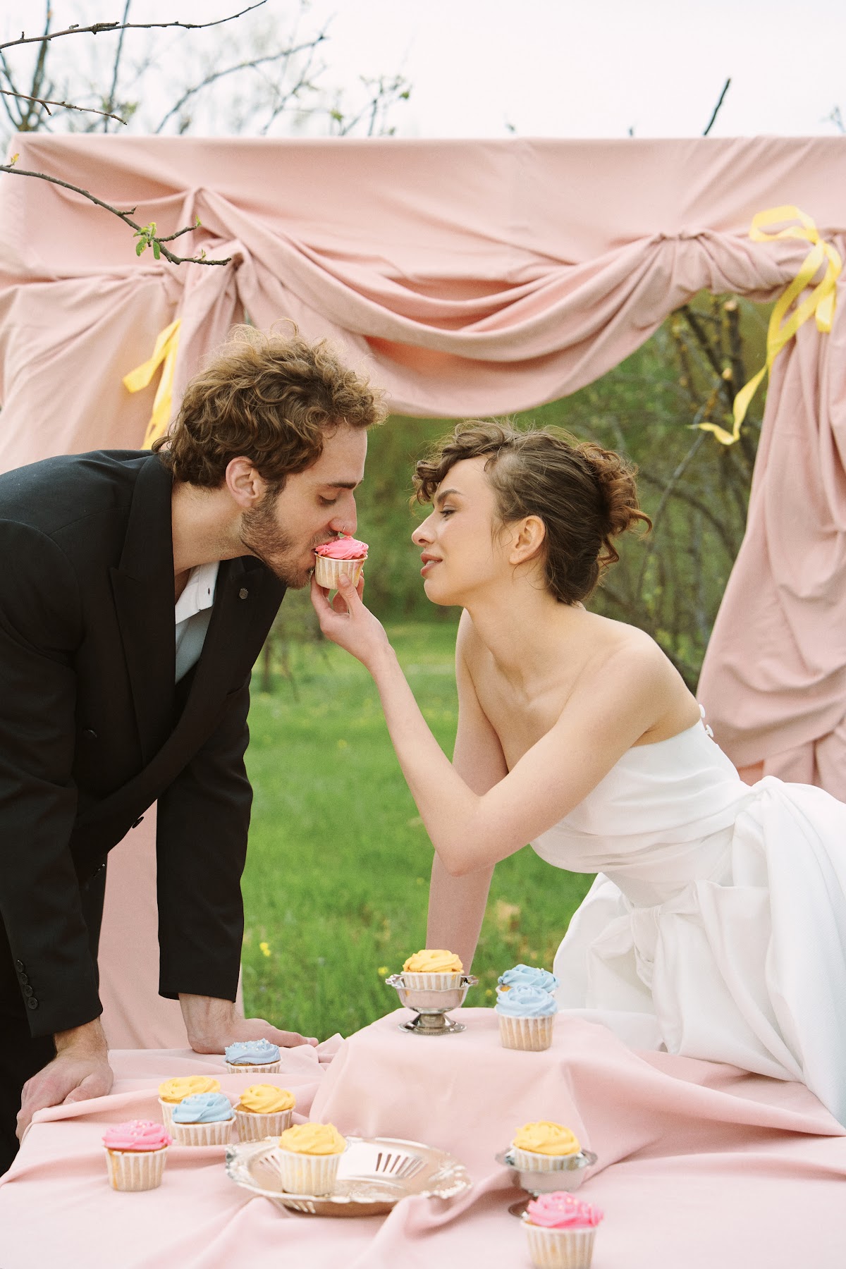 Glove wedding — кадр 3 из 20