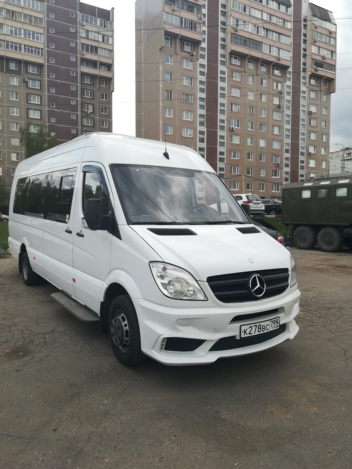Мерседес Бенц