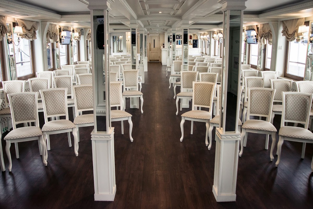 Теплоход «Артурс»