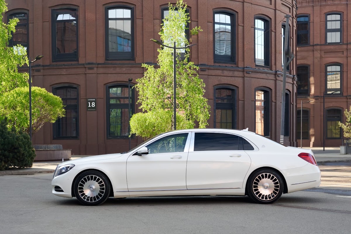 Мерседес Майбах(w222) гос.N 333