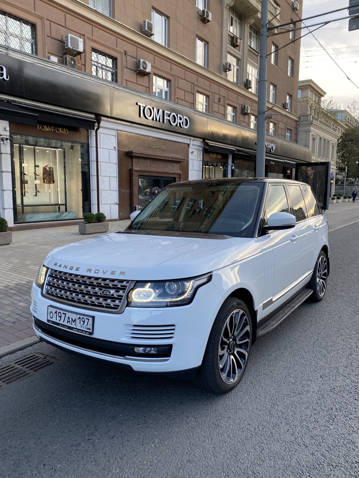Белый Range Rover Vogue