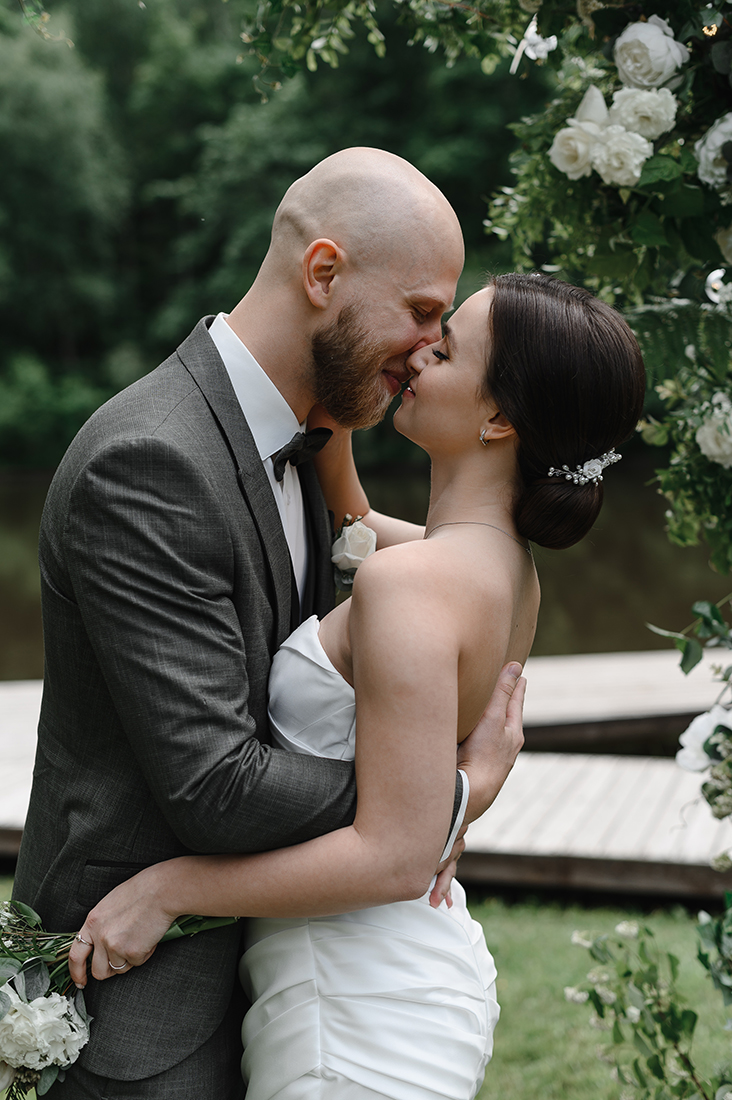 Green-white wedding,2022