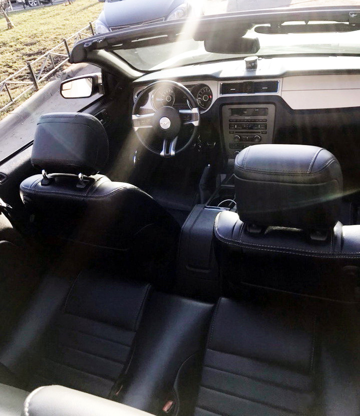 Ford Mustang GT Convertible — кадр 2 из 2