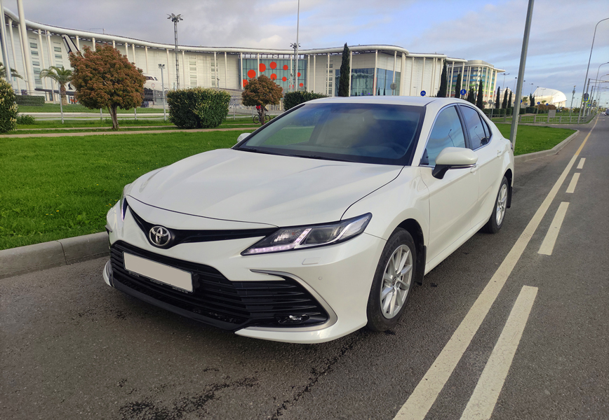 Toyota Camry V70