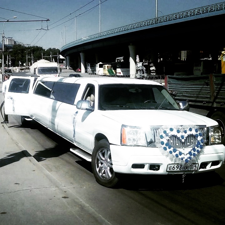 Cadillac Escalade — кадр 2 из 4