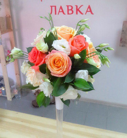 Флористика (букеты, бутоньерки, композиции)