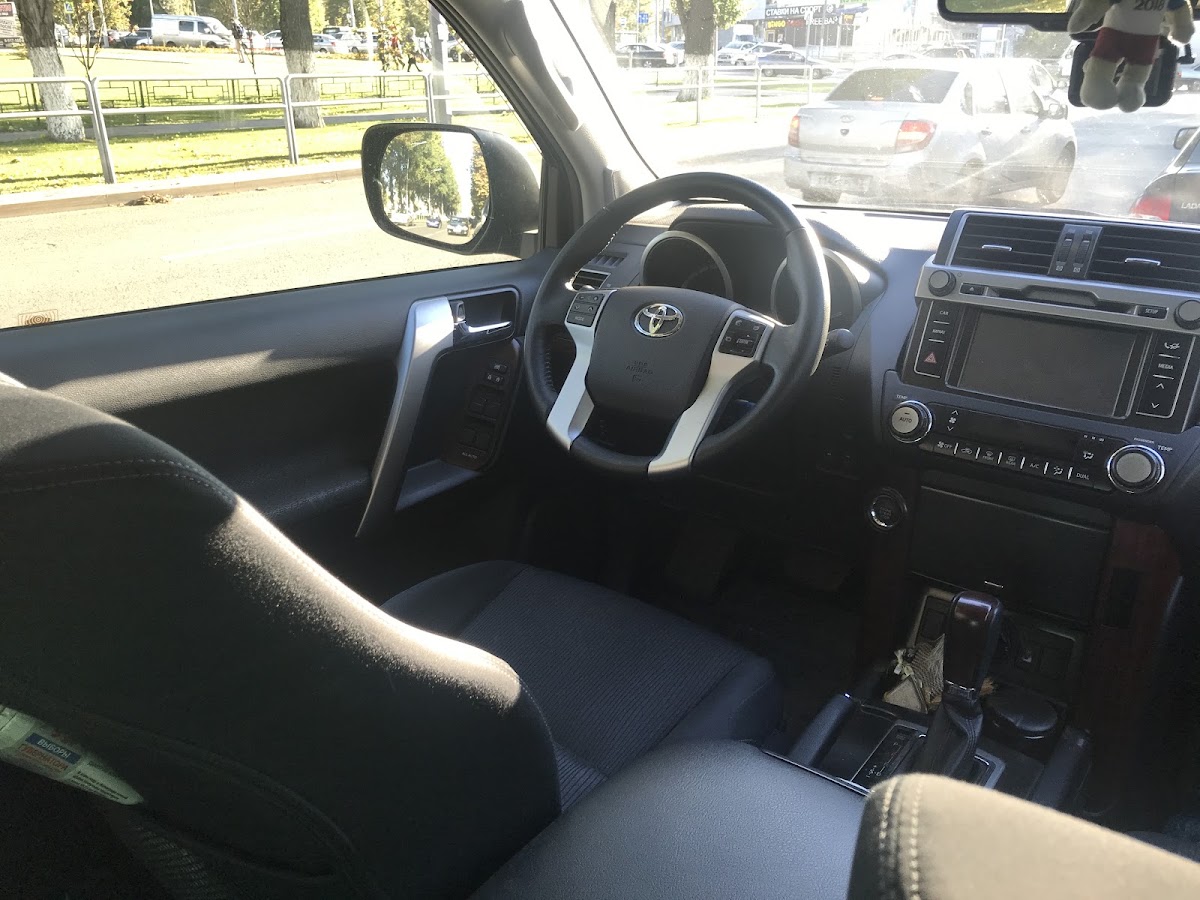 Toyota Land Cruiser Prado — кадр 2 из 2