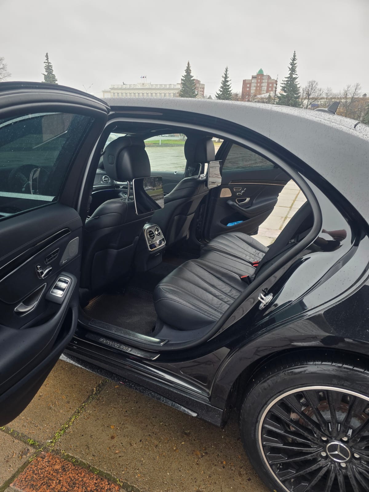 Mercedes-Benz S-class W222