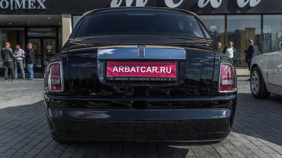 Rolls-Royce Fantom черный — кадр 5 из 21