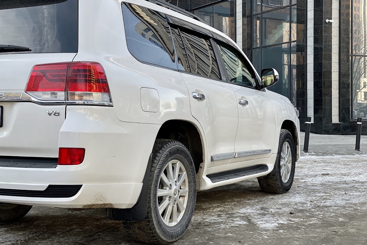 Toyota Land Cruiser 200