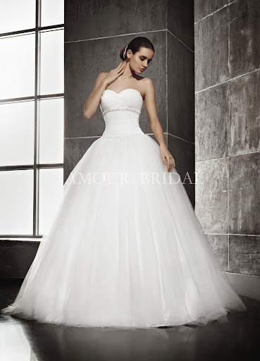 Испанские cвадебные платья Amour Bridal 2013.