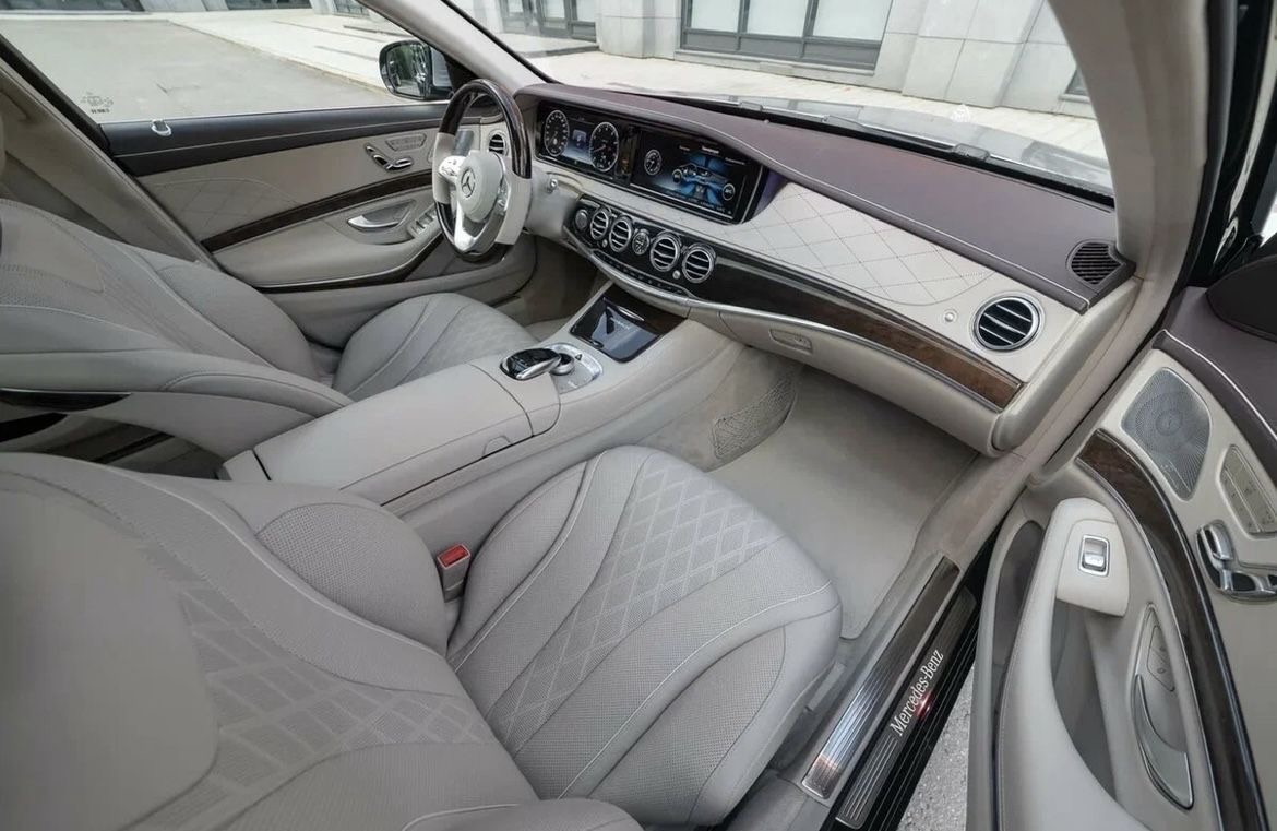 Maybach S560 — кадр 4 из 4