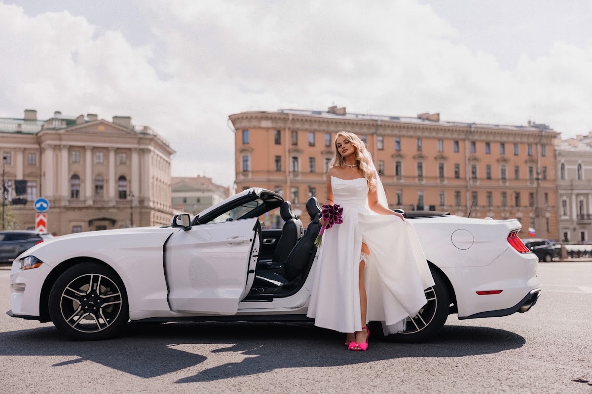 Кабриолет Mustang rest 2022