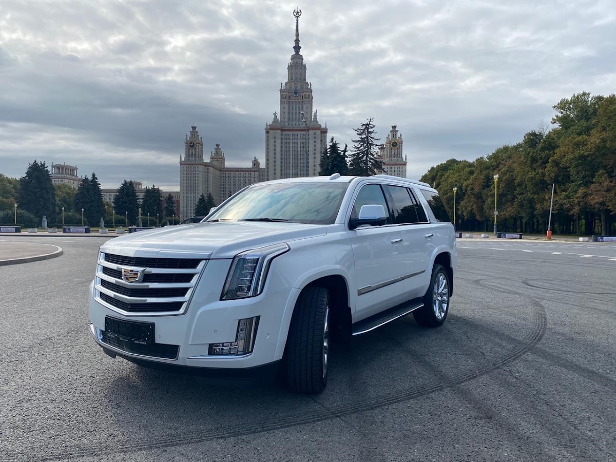 Cadillac Escalade 4 — кадр 2 из 8