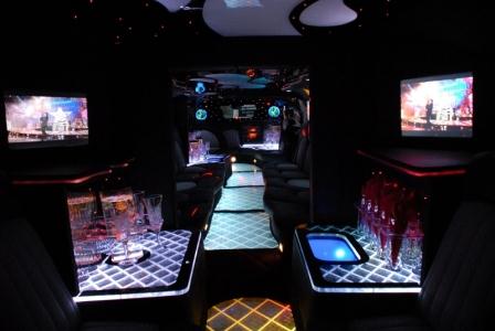 Mega Hummer H2