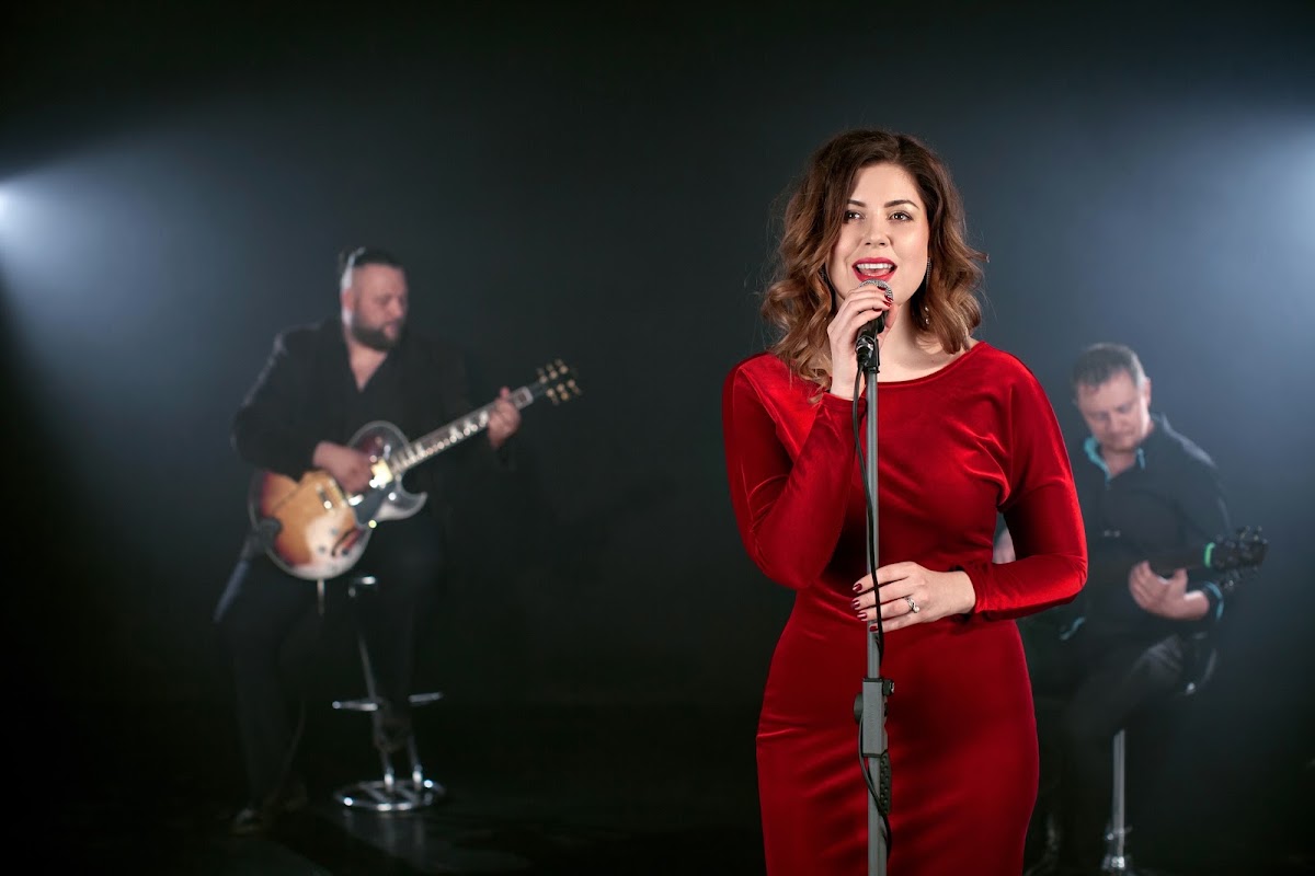 VIP lounge band — кадр 5 из 37