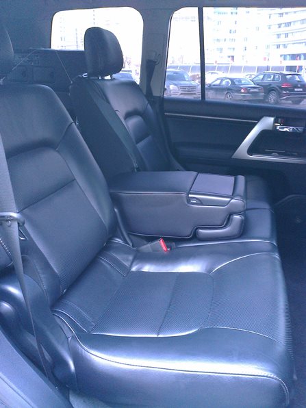 Toyota Land Cruiser 200