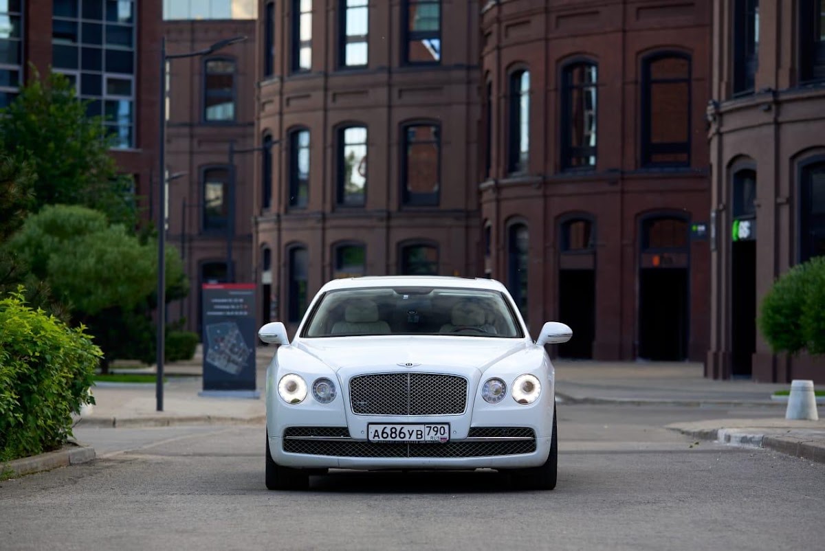 Бентли Flying Spur (рестайлинг) гос.N686 — кадр 3 из 14