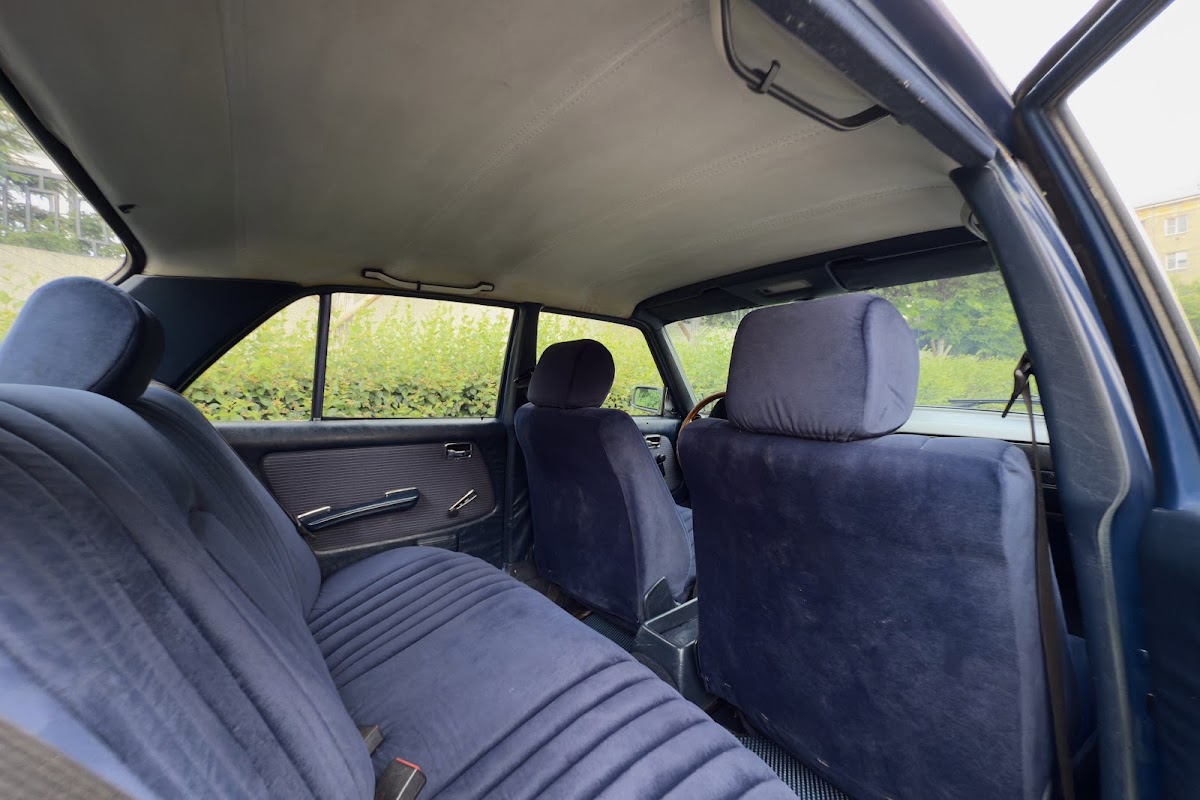 Mercedes Benz W213 1985 года