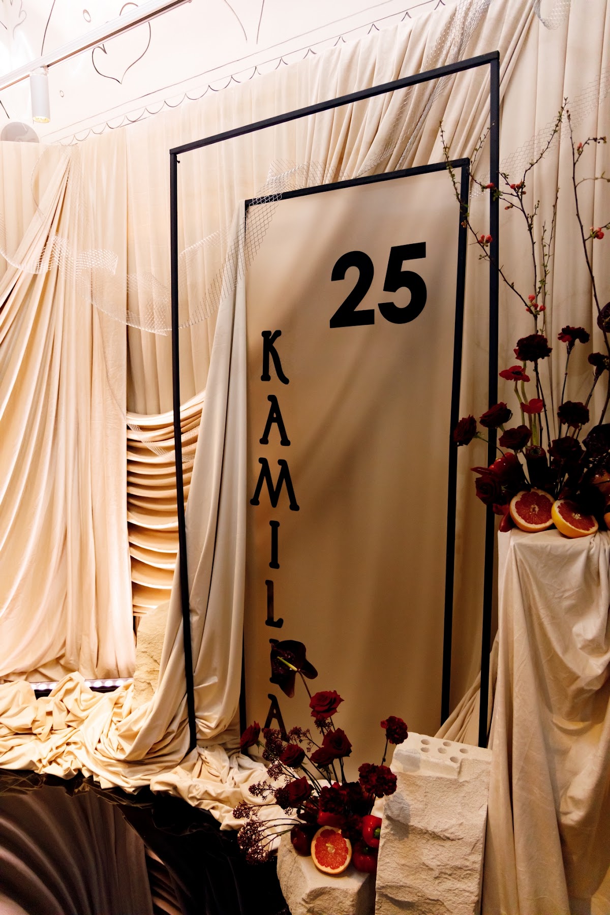 Чин Чин, Камиле 25