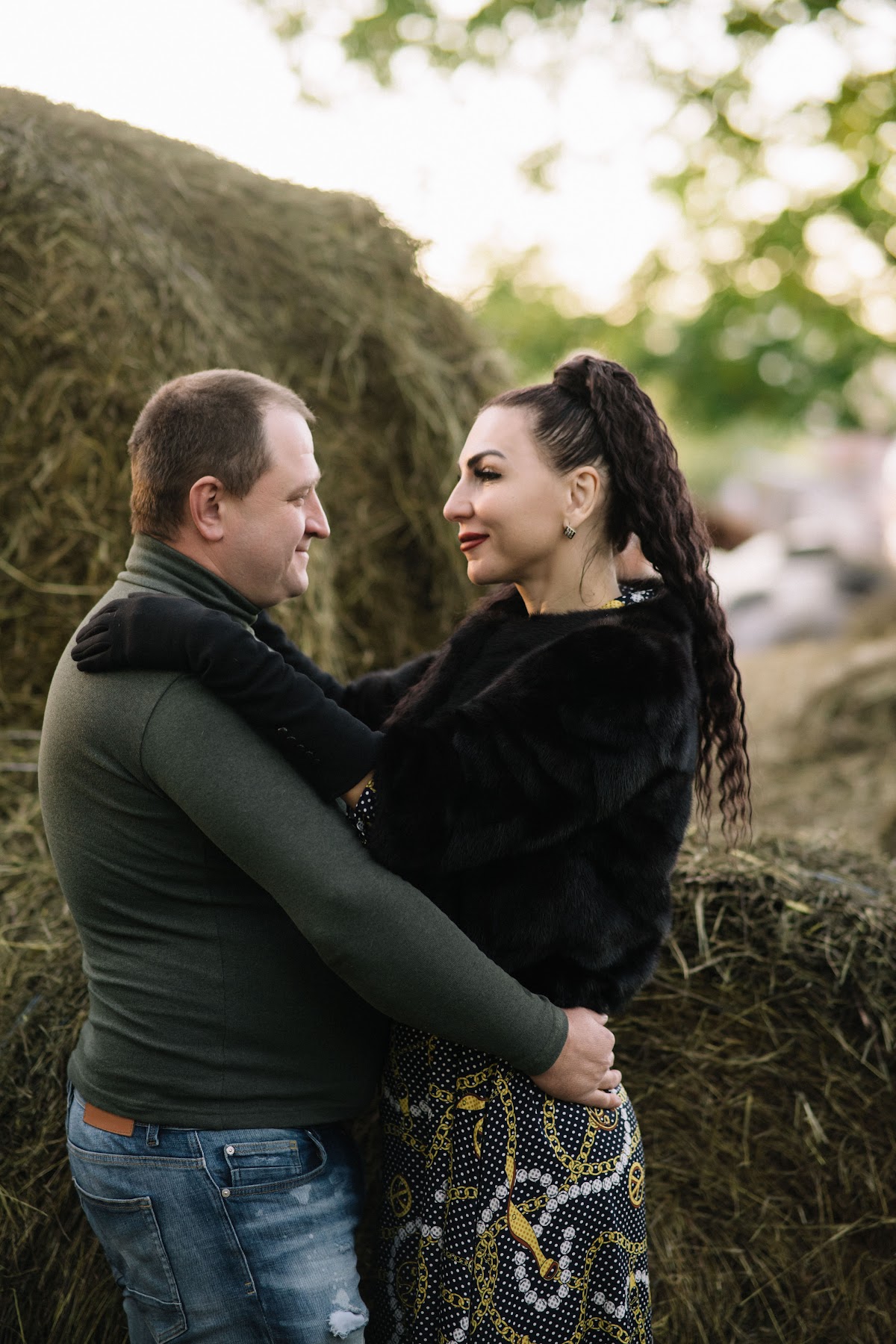 где то в деревне фотосессия с лошадью и парой