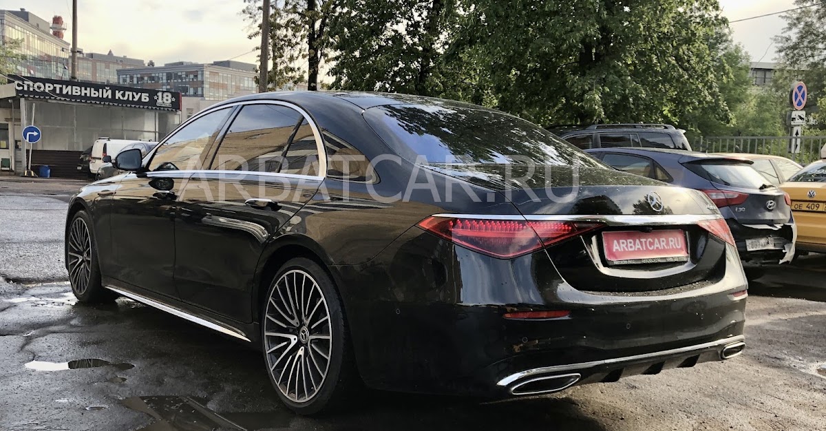 Mercedes S500 (w223) черный на коричневом салоне — кадр 2 из 3