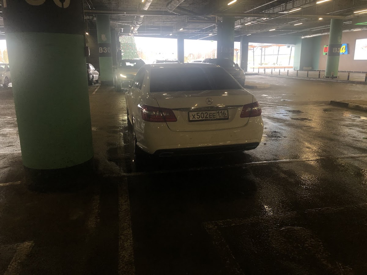 Mercedes E