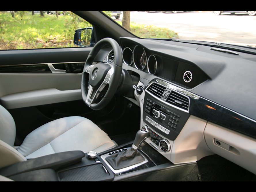 Mercedes-Benz C180