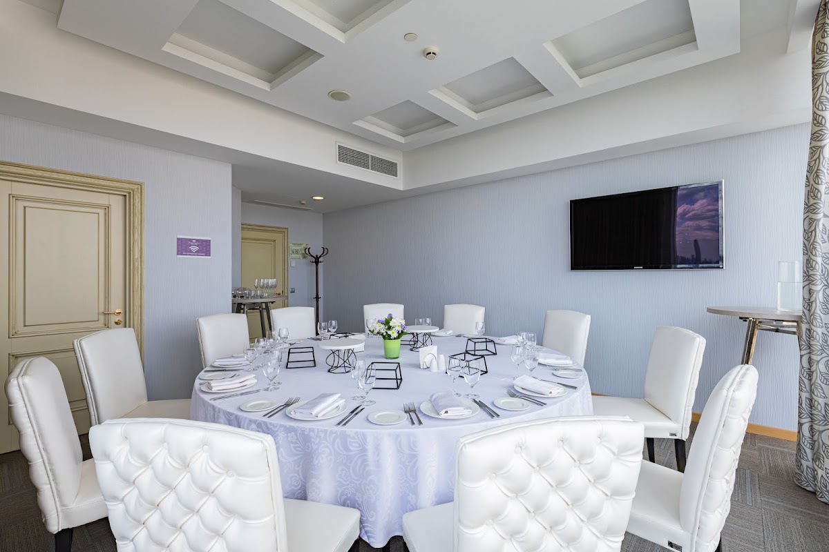 Прайват Лаунж / PRIVATE LOUNGE
