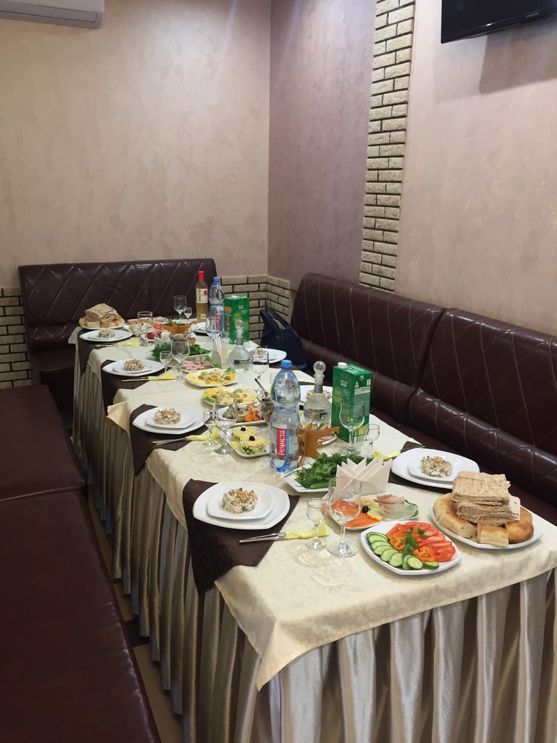 Основной зал — Праздничный банкет